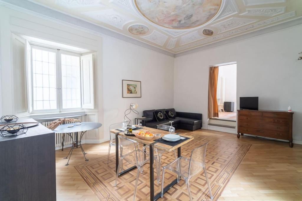 Apartament Casa Quarenghi - Original Frescoes *
